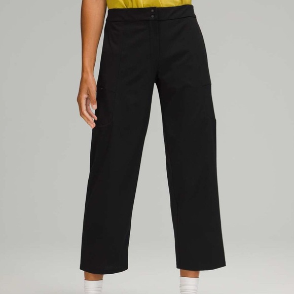 Lululemon Ventlight Cargo Mid Rise Crop 26" Black - Picture 1 of 9
